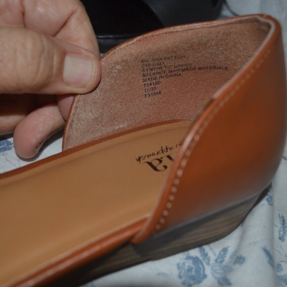 Pre-owned pair of A.N.A. cognac color flat sandals. Criss-cross straps, size 8 m - Picture 8 of 8